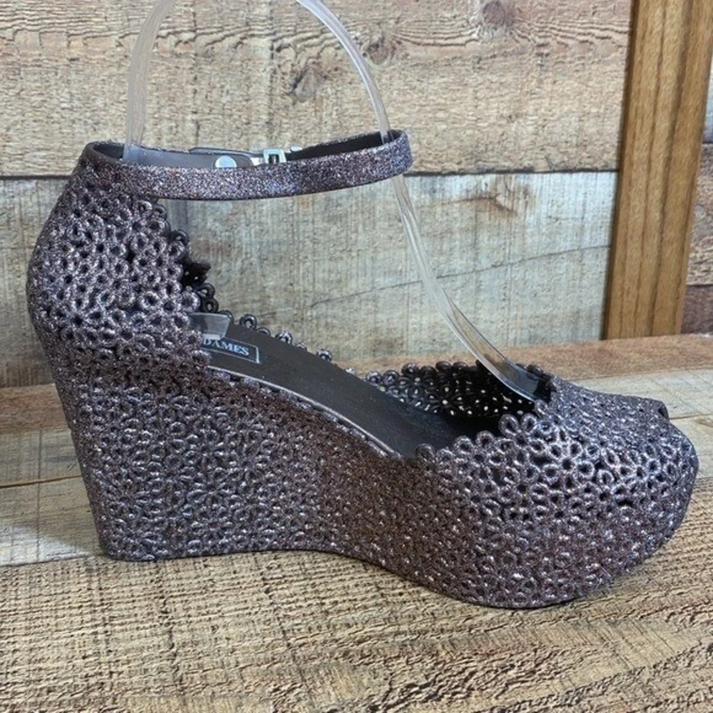 Victoria Adames Tuscany Pumps Womens Size 37 6 Silver Red Glitter Platform Wedge